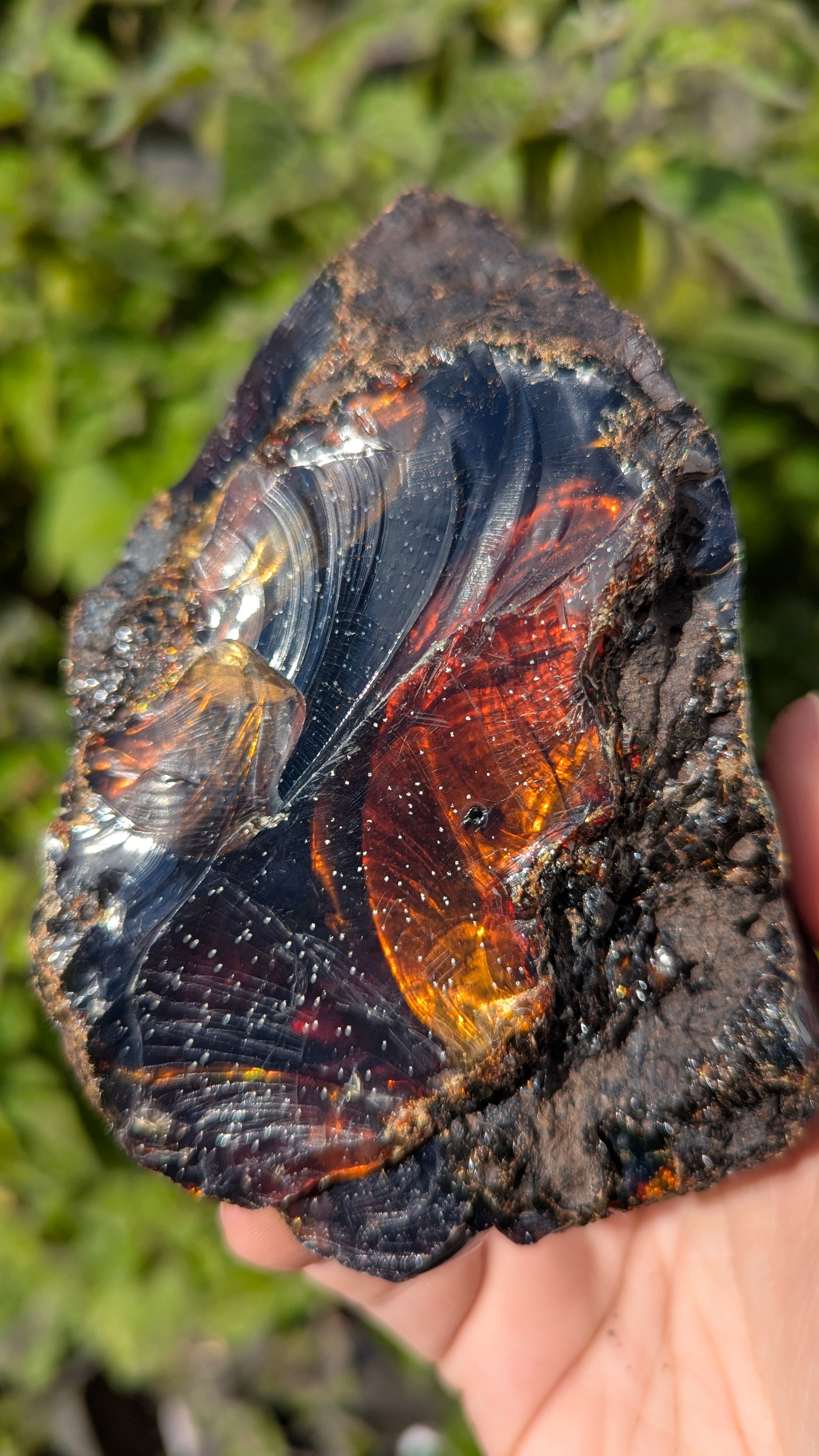 Rare Raw Blue Amber (322 Grams) – Sunlight Glowing, UV-Reactive Natural Gemstone