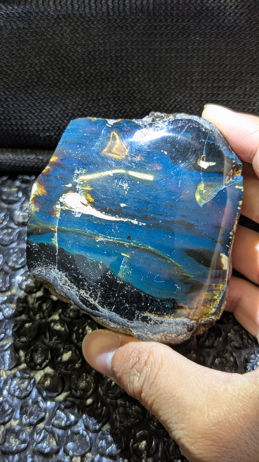 Beautiful Genuine 128g Blue Amber – Natural Amber, Untreated