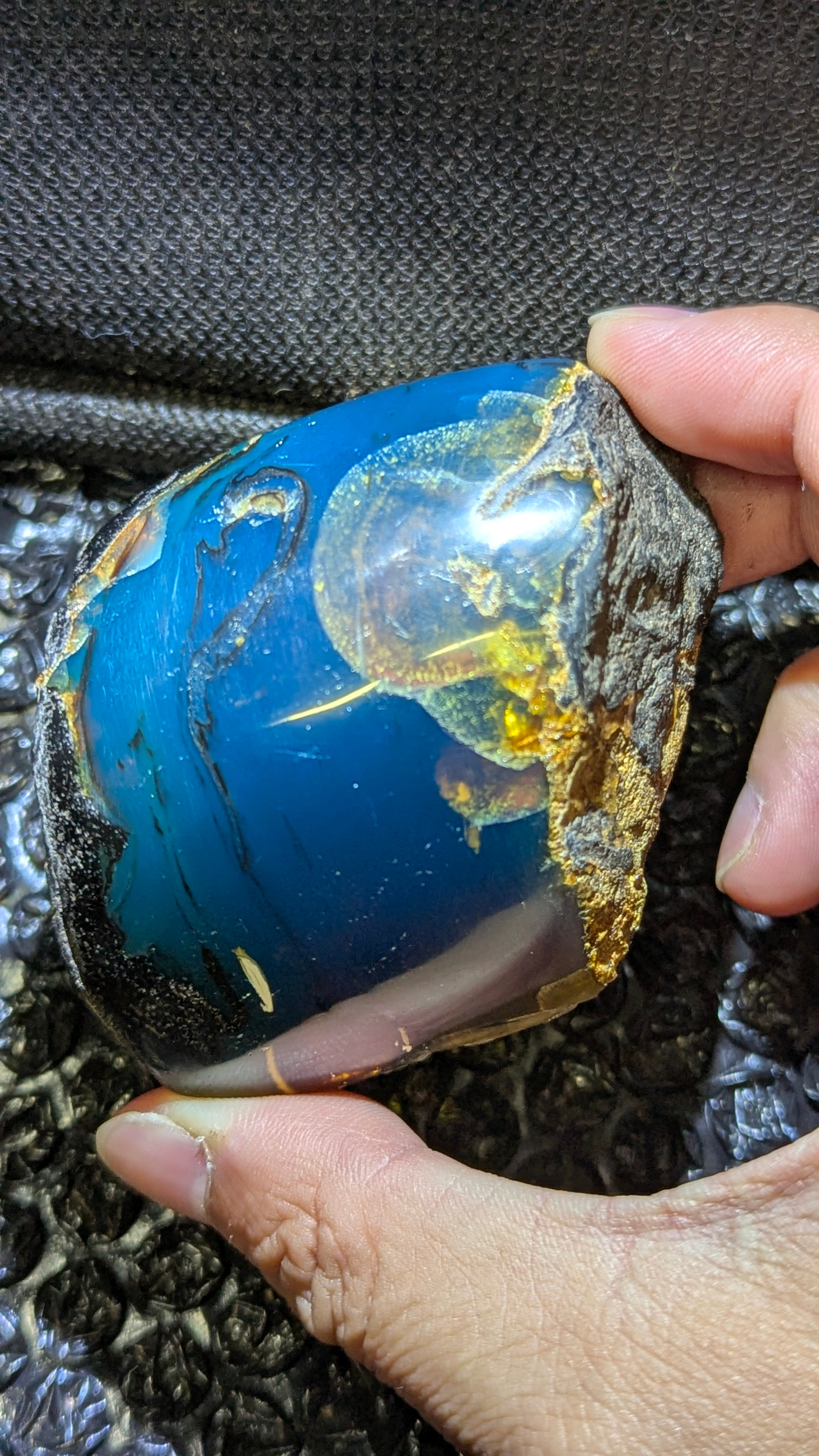 Beautiful Genuine 77g Blue Amber – Natural Amber, Untreated