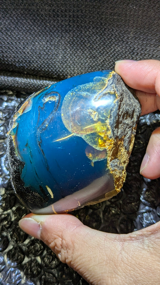 Beautiful Genuine 77g Blue Amber – Natural Amber, Untreated
