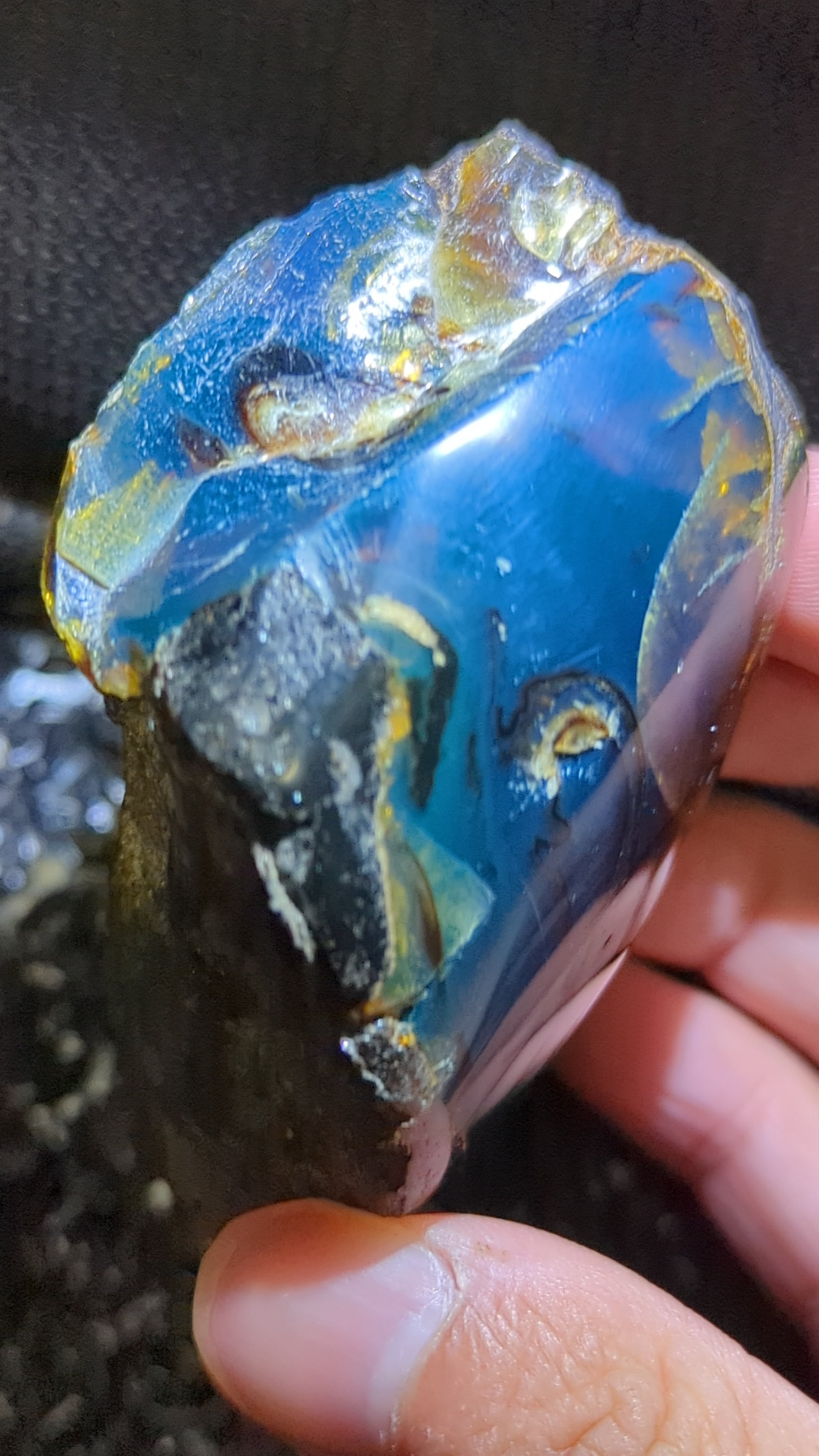 Beautiful Genuine 77g Blue Amber – Natural Amber, Untreated
