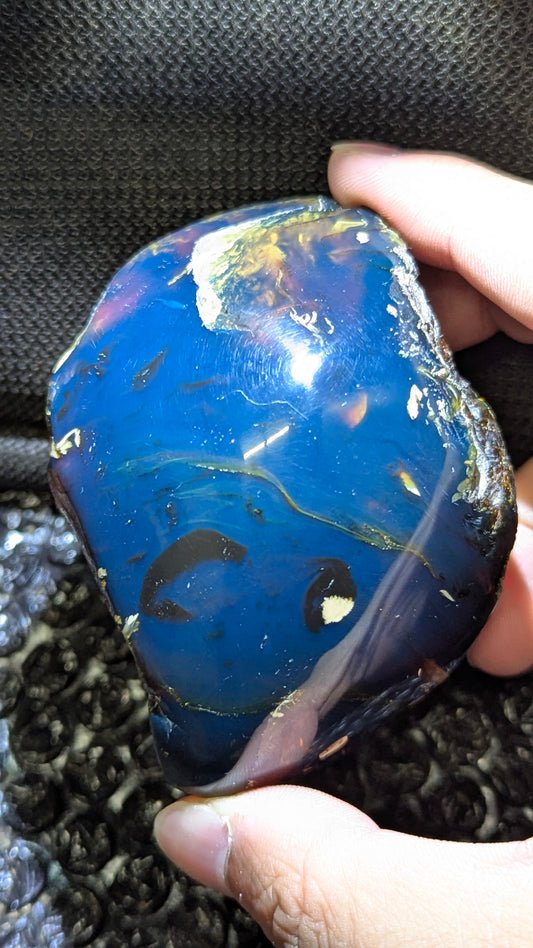 Beautiful Genuine 99g Blue Amber – Natural Amber, Untreated