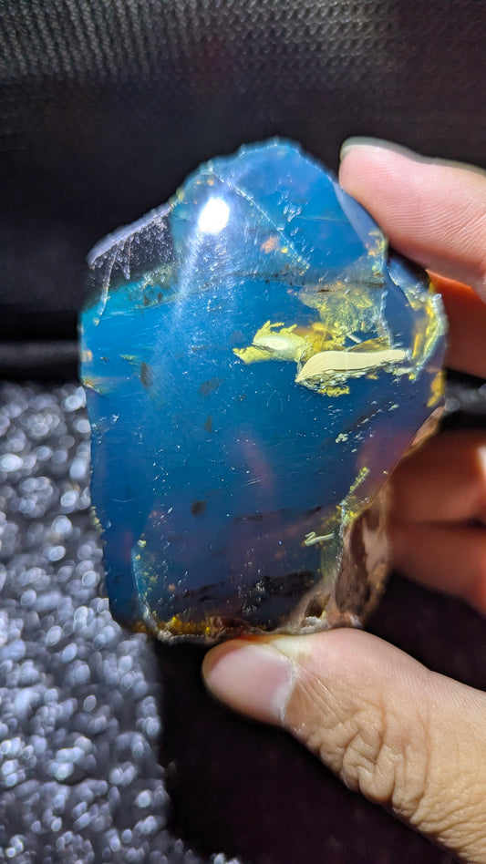 Beautiful Genuine 77g Blue Amber – Natural Amber, Untreated