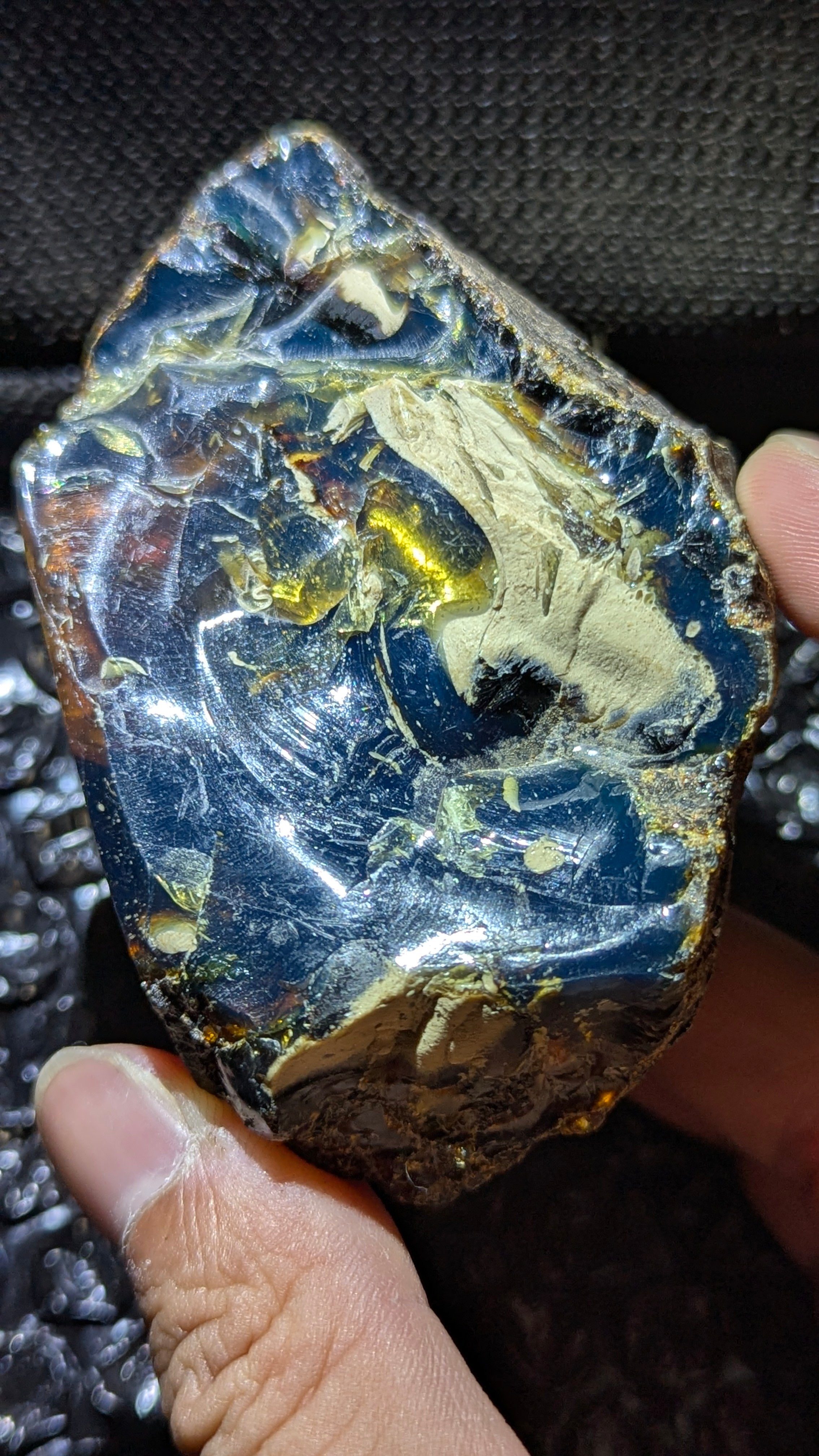 Beautiful Genuine 76g Blue Amber – Natural Amber, Untreated