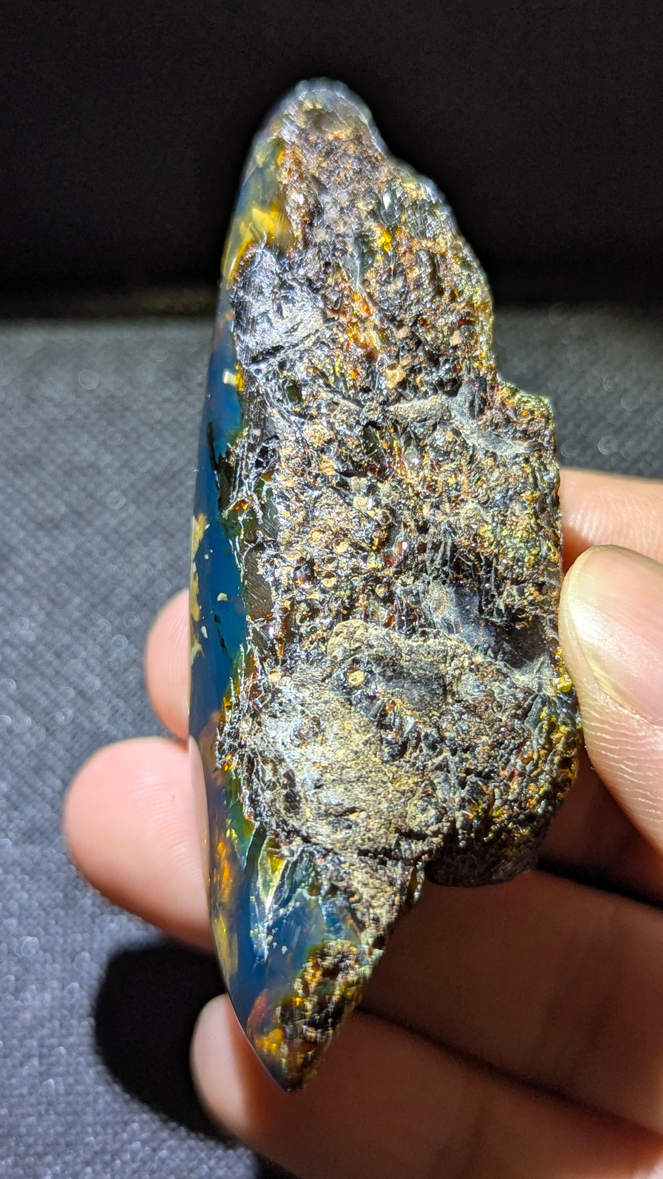 Beautiful Genuine 20.5g Blue Amber – Natural Amber, Untreated