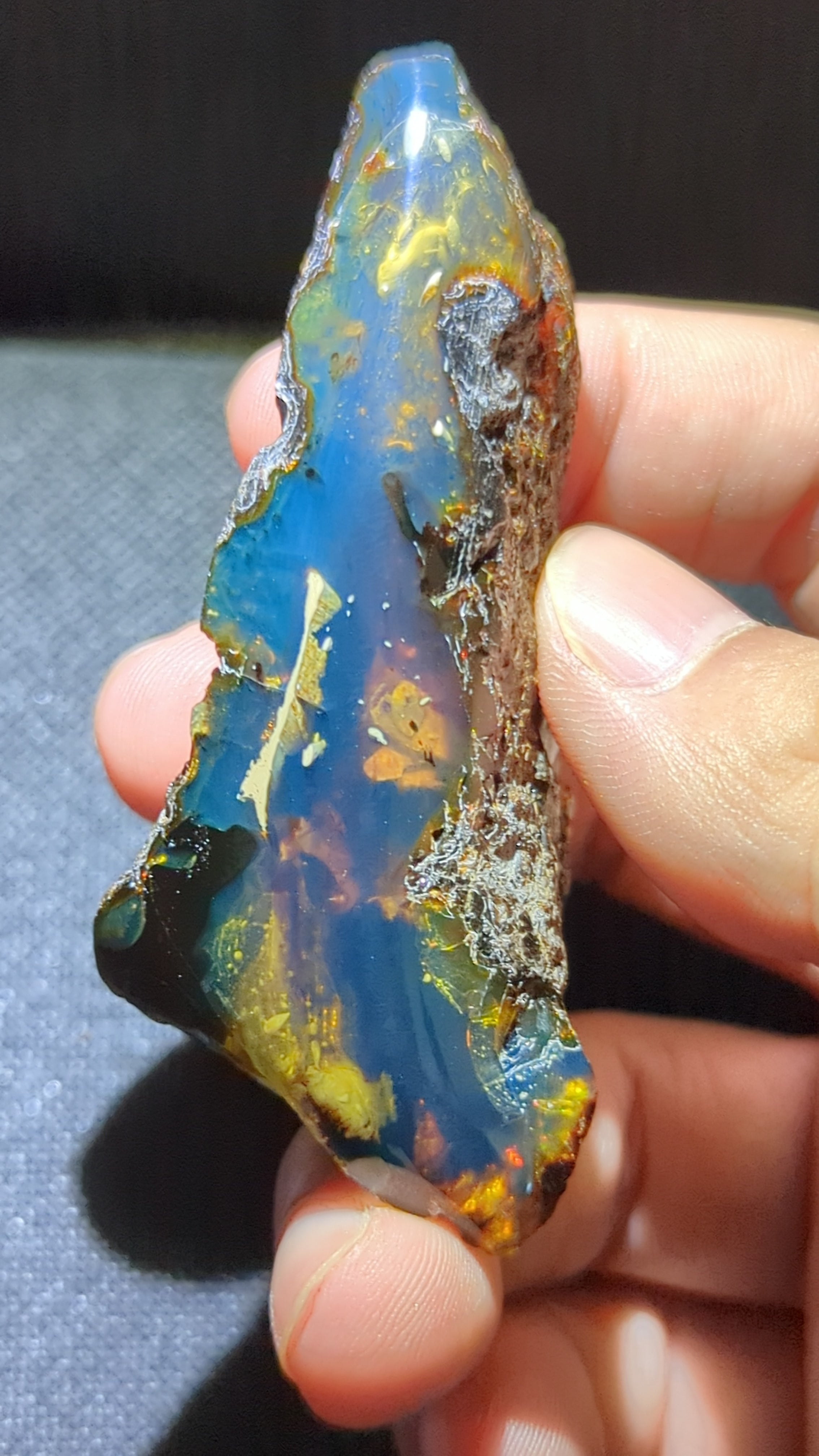 Beautiful Genuine 20.5g Blue Amber – Natural Amber, Untreated