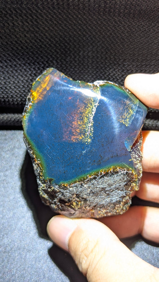 Collector Grade Indonesian Blue Amber 32g Piece – Starry Night Blue Glow Pattern