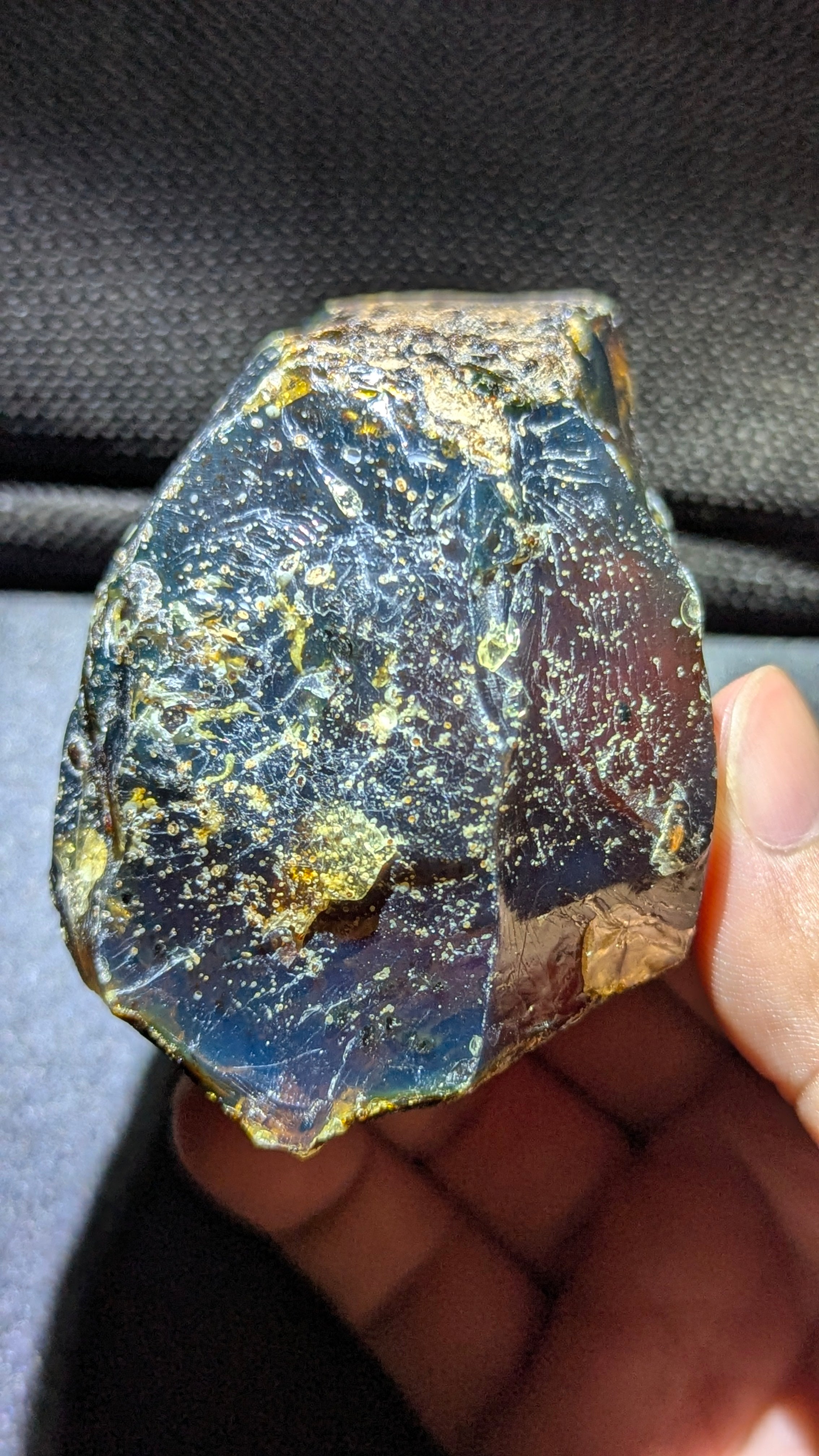 Premium Polished Blue Amber Stone 85g – Collector-Grade Natural Amber with Blue Fluorescence