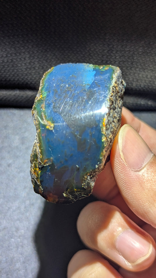 Natural Indonesian Blue Amber 18g Specimen – Deep Blue Window Pattern with Golden Honey Edges