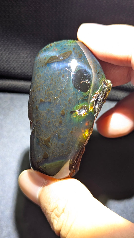 Sumatran Blue Amber Display Piece 26G – UV Reactive Blue Green Glow with Honey Fire Edges