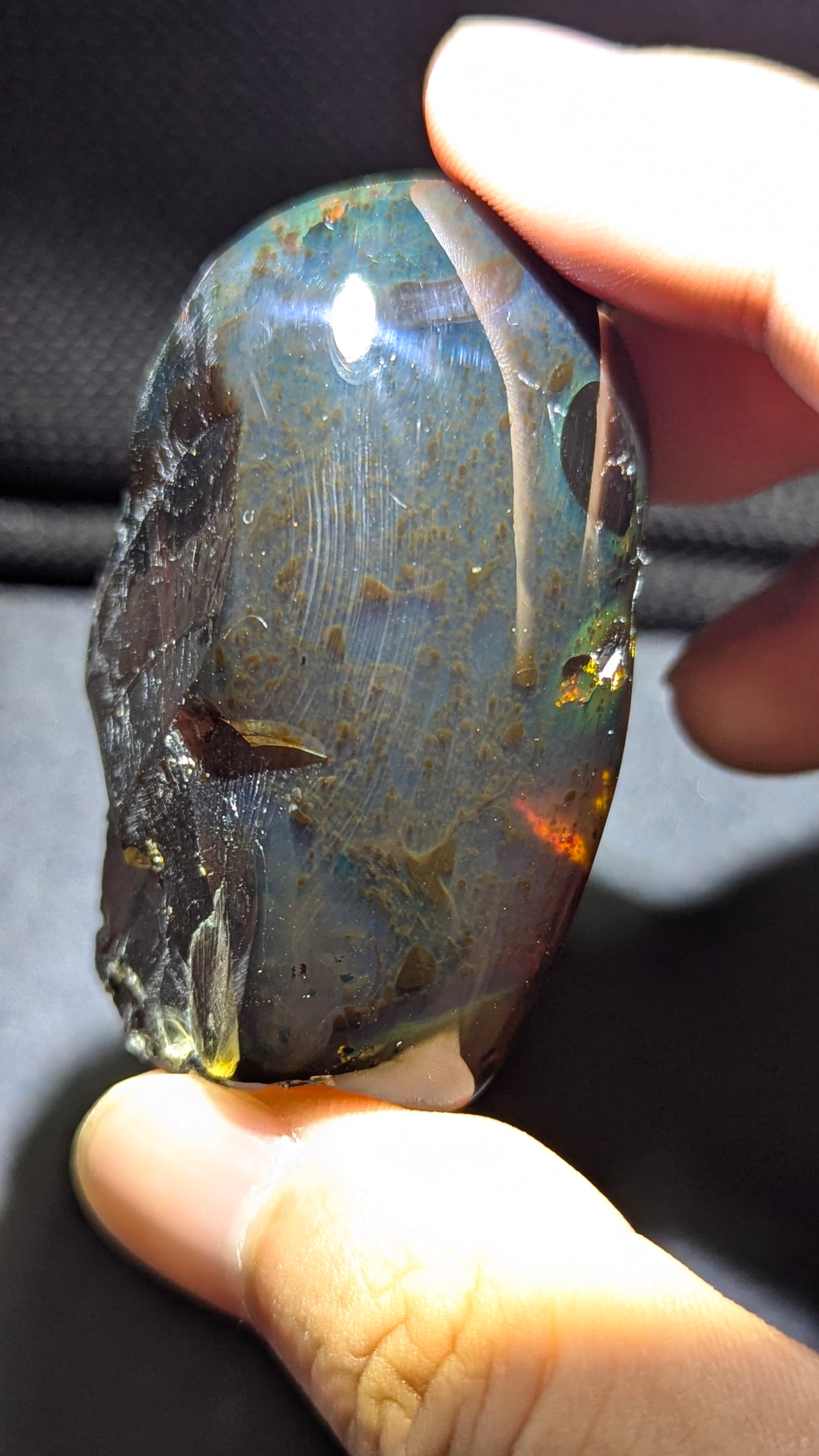 Sumatran Blue Amber Display Piece 26G – UV Reactive Blue Green Glow with Honey Fire Edges
