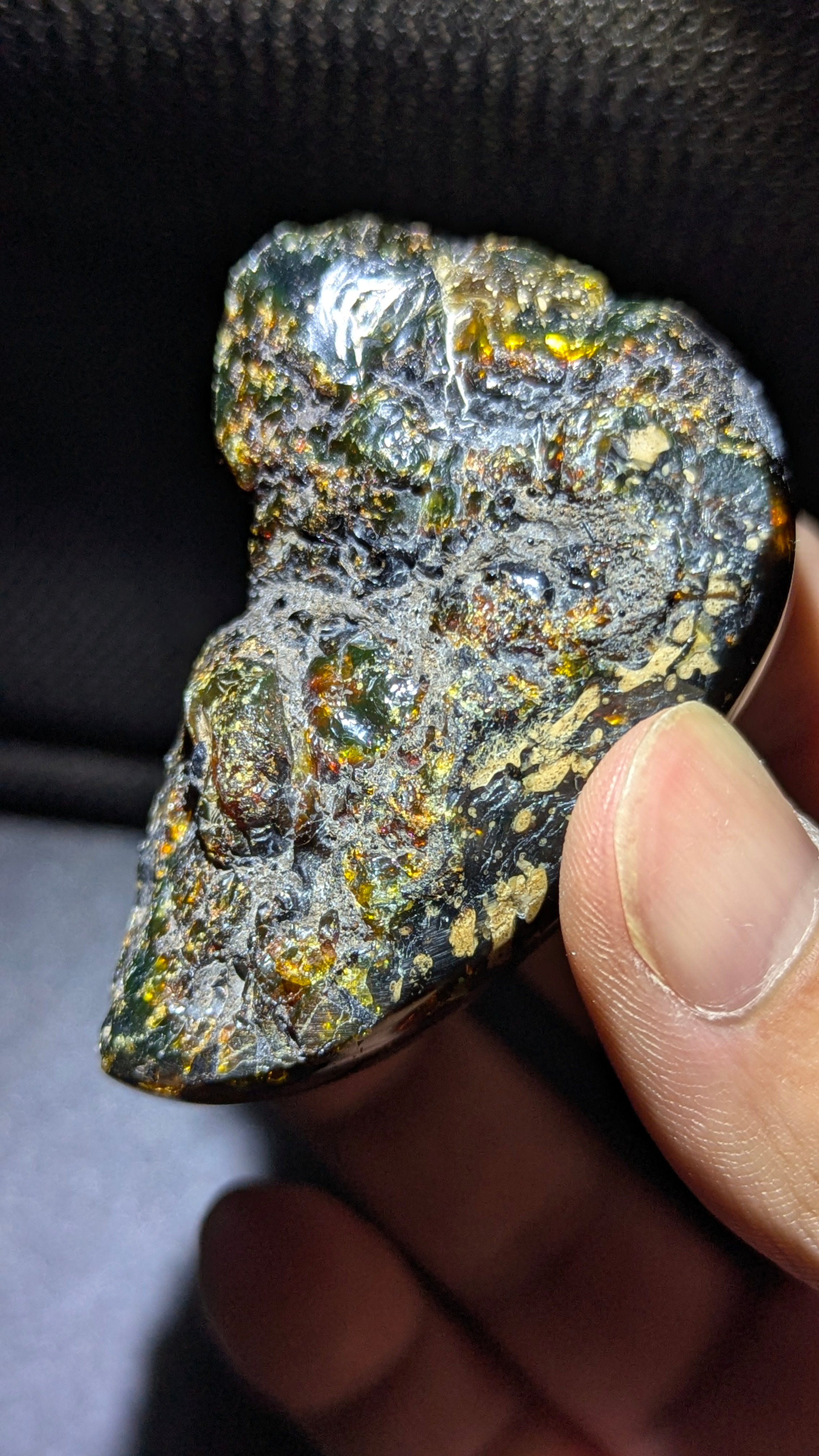 Natural Sumatran Blue Amber Specimen 29g – Cloud Pattern, UV Reactive Collector Amber with Honey Fire Edges
