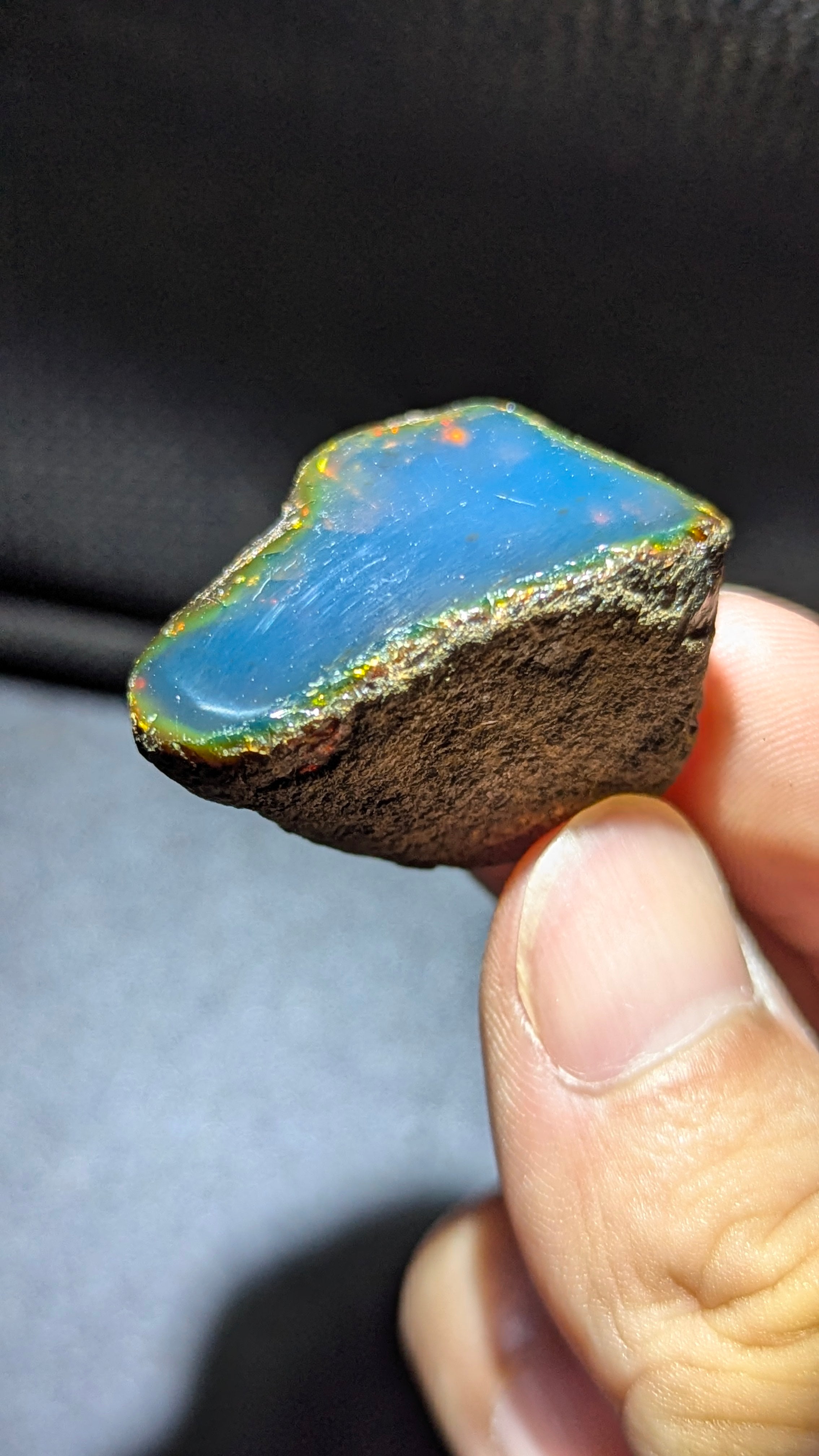 Natural Sumatran Blue Amber Specimen 7g – Twilight Blue Flame Pattern, UV Reactive Collector Amber with Honey Fire Edges