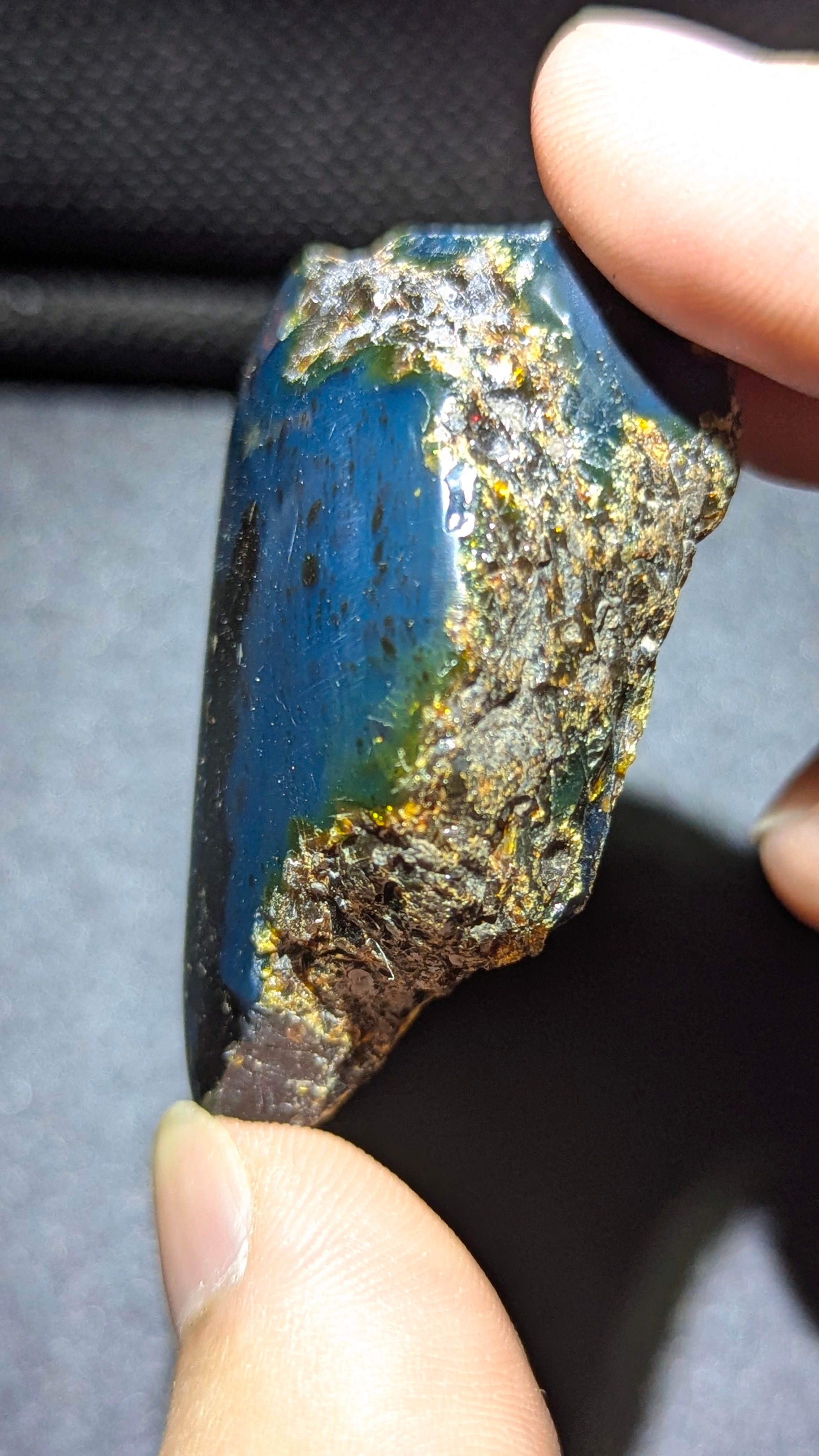 Cosmic Dragon Sumatran Blue Amber Specimen 13G – Rare Natural UV Glow Collector Stone