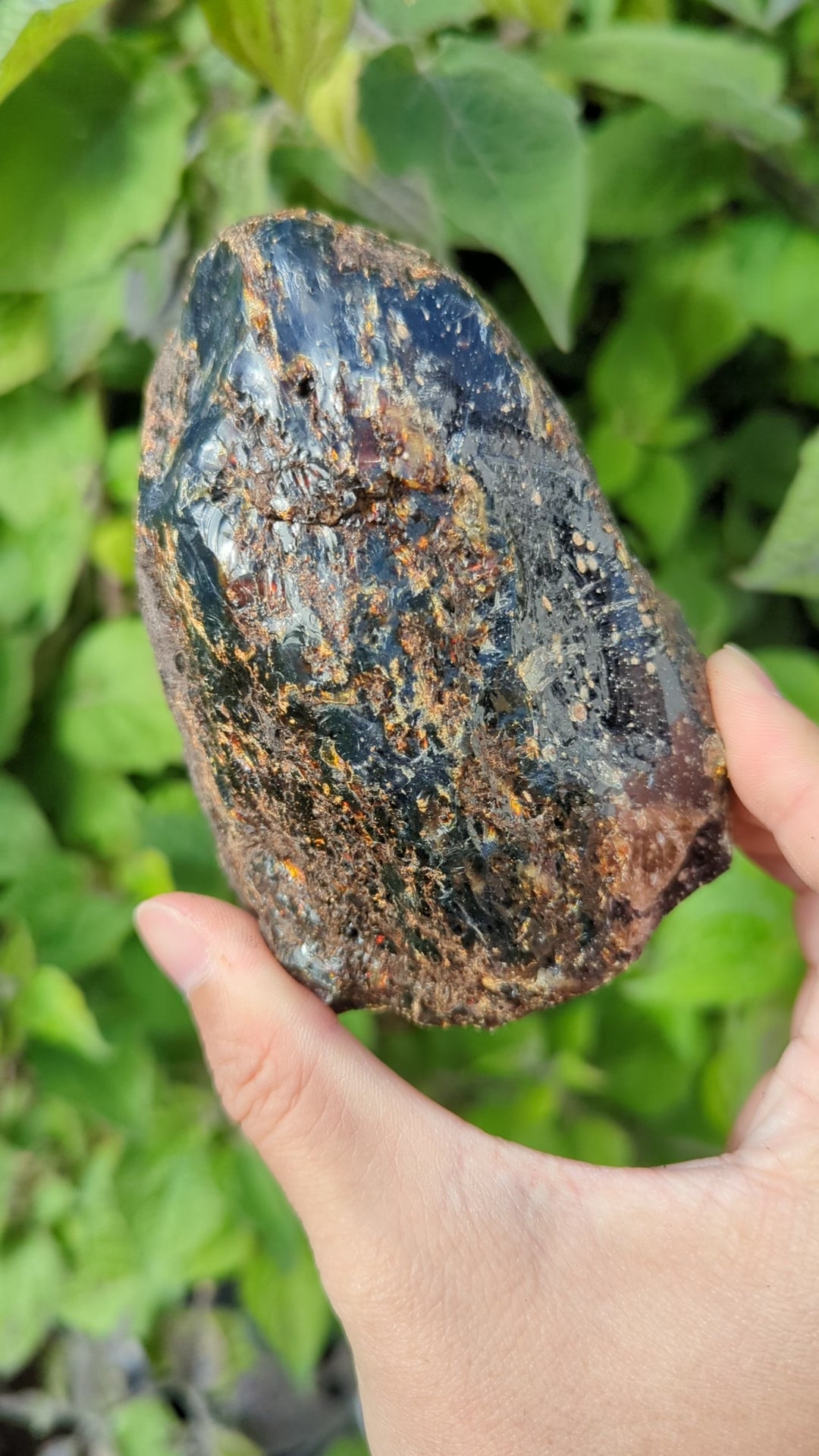 Rare Raw Blue Amber (322 Grams) – Sunlight Glowing, UV-Reactive Natural Gemstone
