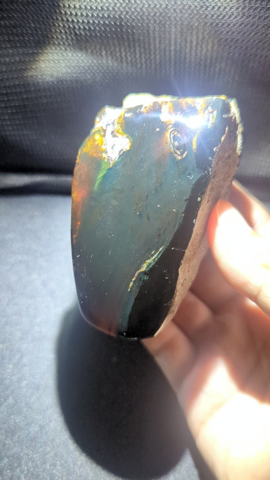 Aurora Eclipse Large Sumatran Blue Amber Specimen 137g – Rare Natural UV Glow Collector Amber