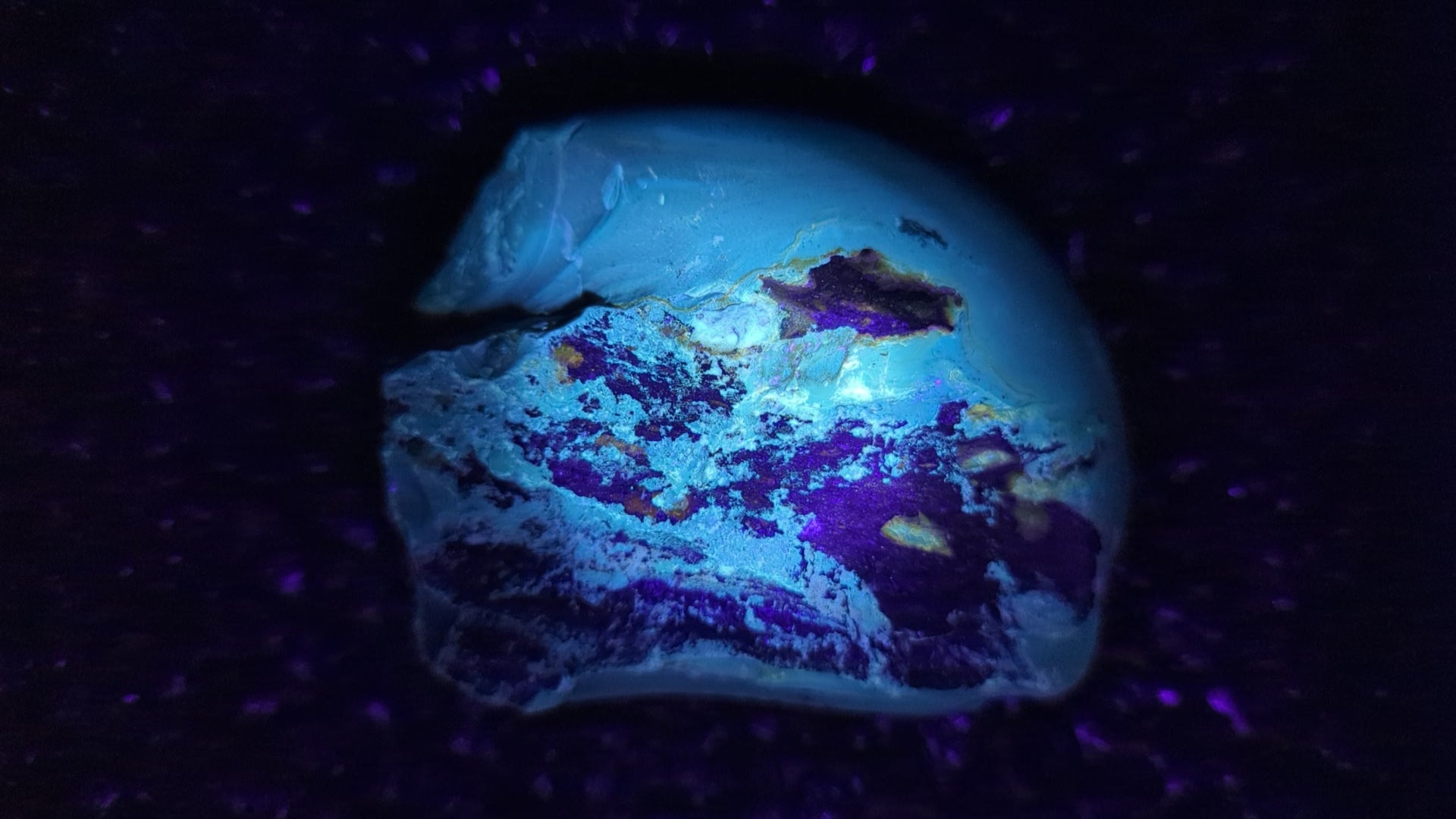 Beautiful Genuine 144g Blue Amber – Natural Amber, Untreated