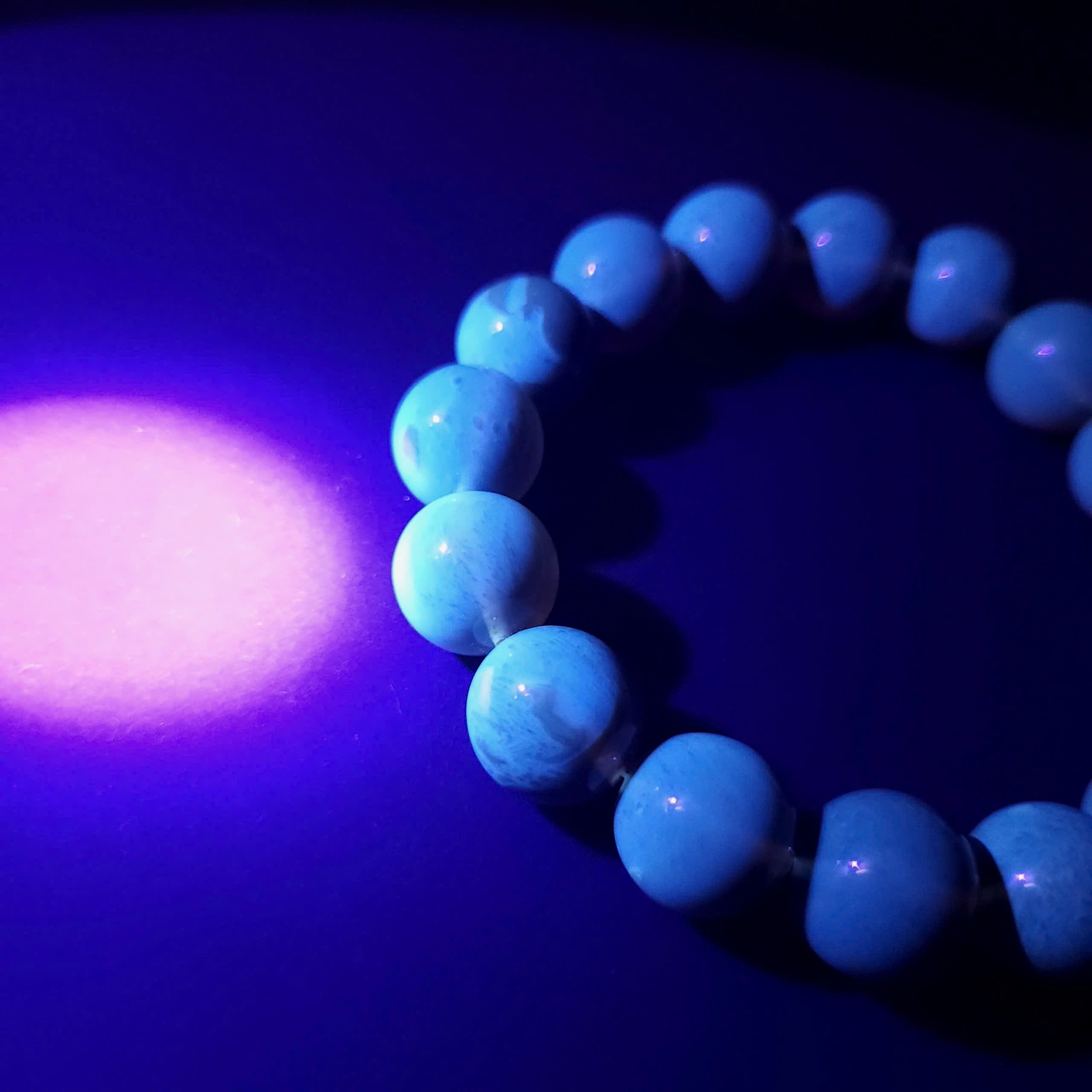 Authentic Blue Amber Bracelet - 15 mm beads (16 beads) - Reddish Brown Type